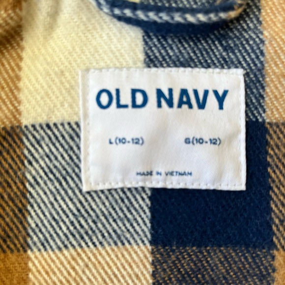 Old Navy girls’ shacket, size Large, 10/12. Barely worn. - Picture 2 of 3